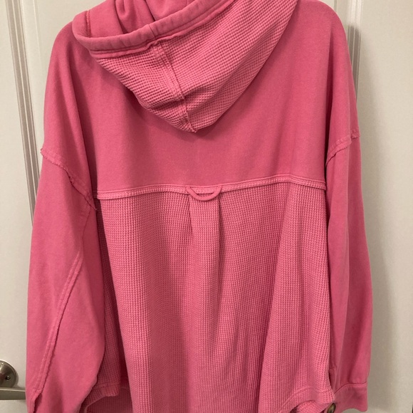 American Eagle sweatshirt jacket , button down with hood. Like new. Wash/dry! - Picture 2 of 4